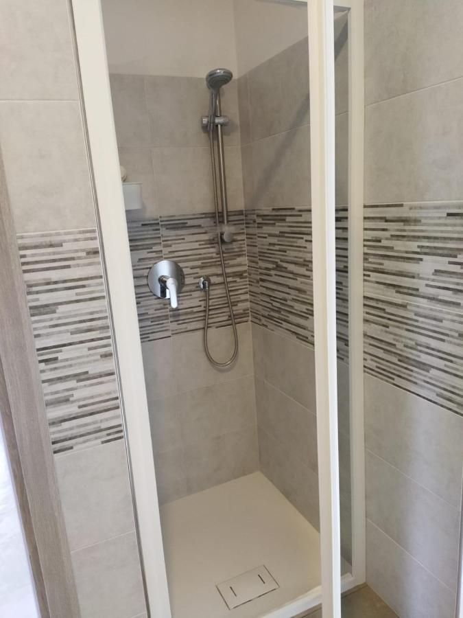 Riva'S Slim House 2 Apartment Екстериор снимка