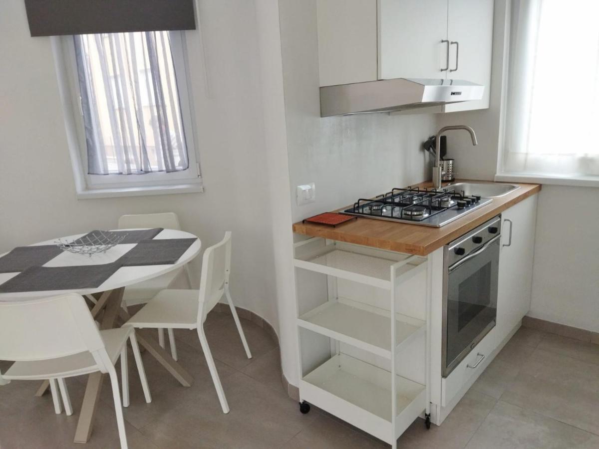 Riva'S Slim House 2 Apartment Екстериор снимка