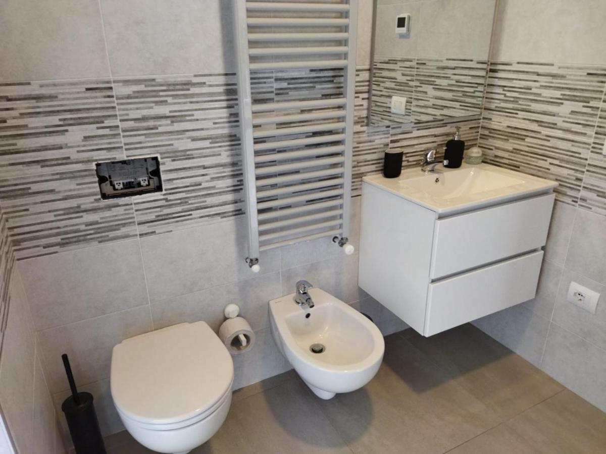 Riva'S Slim House 2 Apartment Екстериор снимка